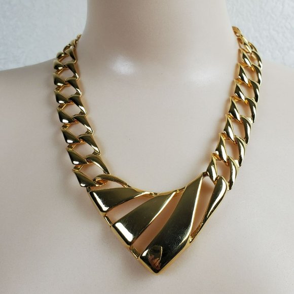 Vintage Chunky Gold Tone Curb Square Chain Link Bib V Pendant Statement Necklace - Picture 9 of 9